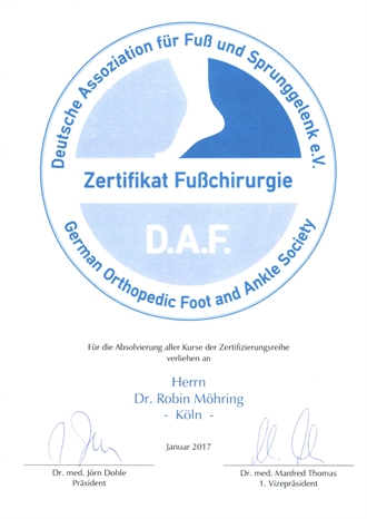 Dr. Möhring erhält Zertifikat zum Fußchirurgen